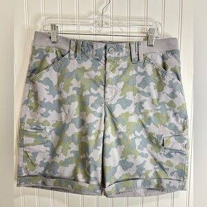 Lee Green and Gray Cargo Shorts with Camouflage Design